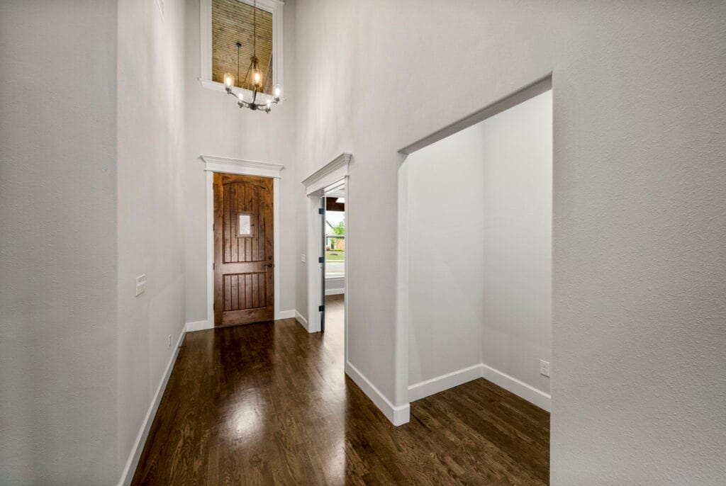 Detailed home floor plan featuring smart space design and modern amenities.